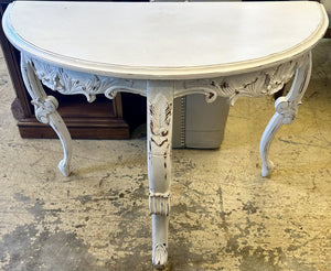 White Distressed Demiluine Table